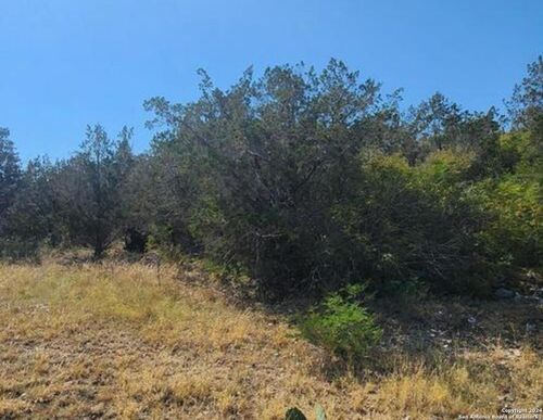 68 County Road 2651, Rio Medina, TX, 78066 | Card Image
