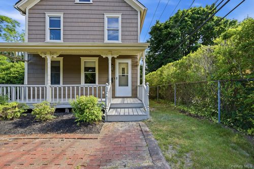 302 E Broadway, Port Jefferson, NY, 11777-1418 | Card Image