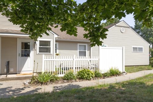 50-50 Fredette St, Chicopee, MA, 01022-2135 | Card Image