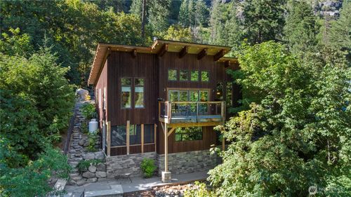 7189 Icicle Rd, Leavenworth, WA, 98826-9367 | Card Image