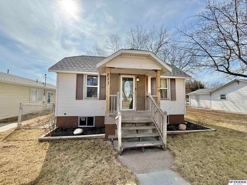 211 Adams Ave, Norfolk, NE, 68701-6423 | Card Image