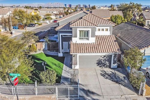 3738 Falcon Springs Dr, Las Vegas, NV, 89147-4275 | Card Image