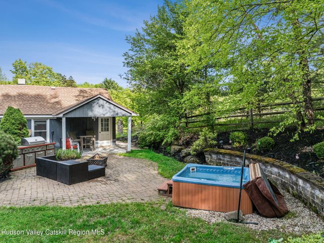 18 Railroad Ave, House other with 5 bedrooms, 2 bathrooms and null parking in Tannersville NY | Image 4