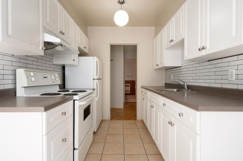 303-1970 W 41st Avenue, Vancouver, BC, V6M1Y4 | Card Image