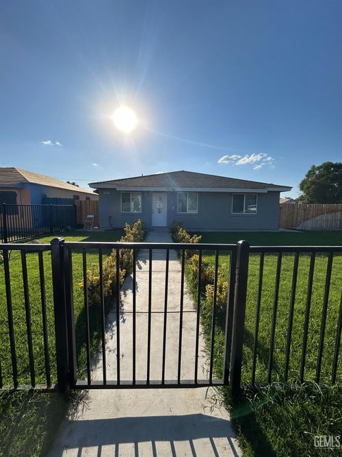 801 S Oleander Ave, Bakersfield, CA, 93304-3551 | Card Image