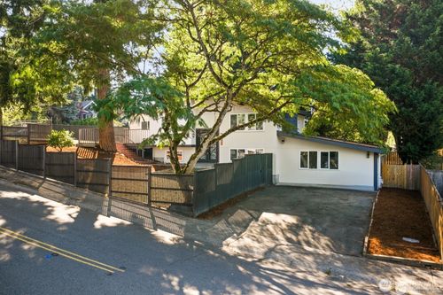 8801 Ne 140th Pl, Kirkland, WA, 98034-5320 | Card Image