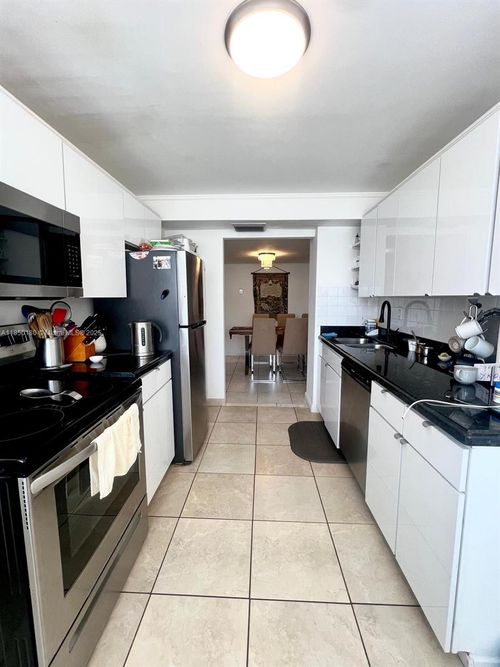 apt-406-100 Golden Isles Dr, Hallandale Beach, FL, 33009-5823 | Card Image