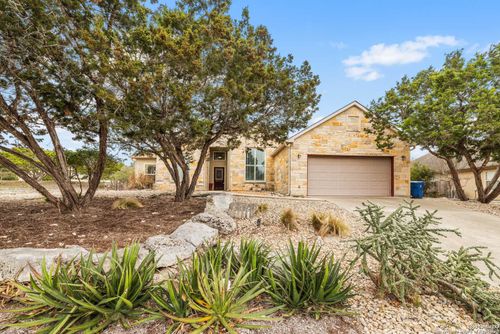 2025 Crown View Dr, Kerrville, TX, 78028-8927 | Card Image