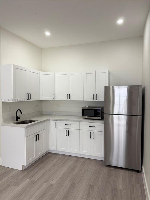 studio-16147 Sw 66th Ter, MIAMI, FL, 33193-5523 | Card Image