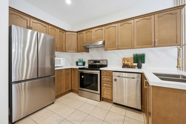 147 Collin Crt, House attached with 3 bedrooms, 3 bathrooms and 2 parking in Richmond Hill ON | Image 15