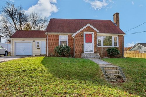 28 Harrington Dr, Johnston, RI, 02919-6404 | Card Image