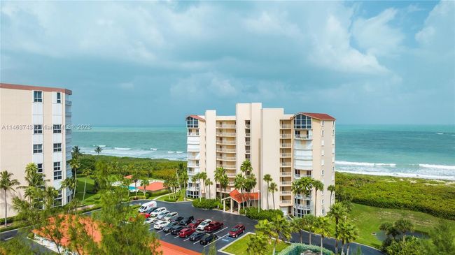 405 - 3870 N Highway A1a, Condo with 2 bedrooms, 2 bathrooms and null parking in Hutchinson Island FL | Image 51