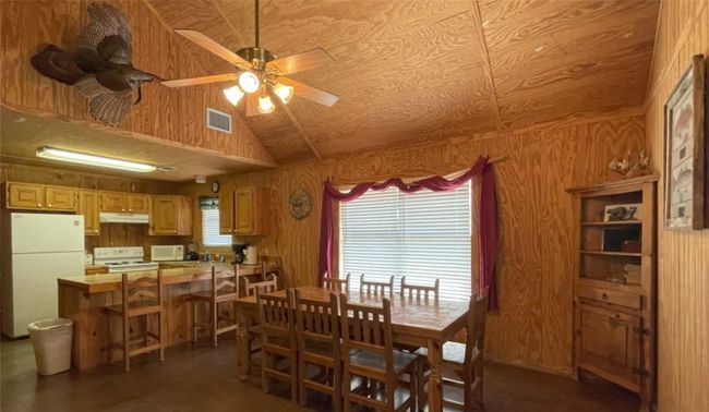 197 N Tomahawk Way, House other with 3 bedrooms, 3 bathrooms and null parking in Concan TX | Image 7