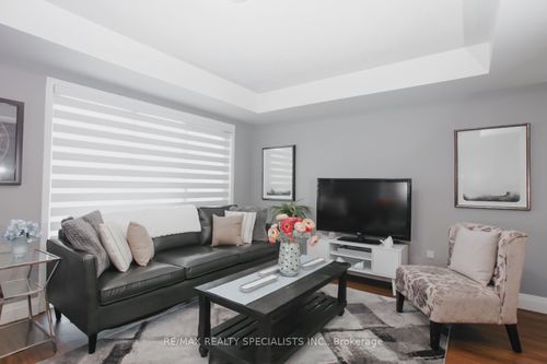 78-60 Fairwood Cir, Brampton, ON, L6R0Y6 | Card Image