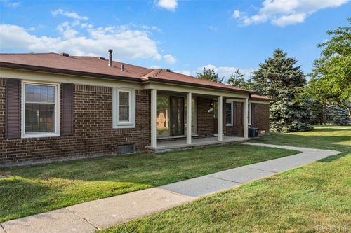 15031 Pilgrim Ct, Shelby Township, MI, 48315-4456 | Card Image