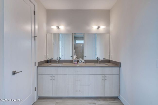 Bathroom 2 | Image 51