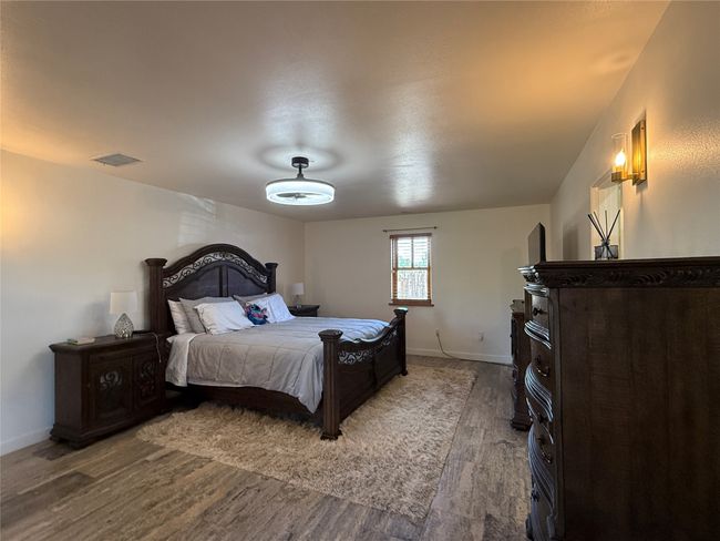 Primary Bedroom | Image 27