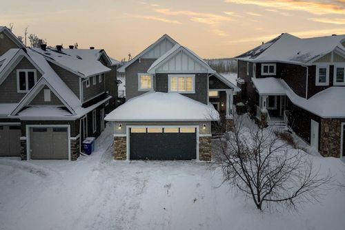 216 Dixon Rd, Fort Mcmurray, AB, T9K0Y3 | Card Image