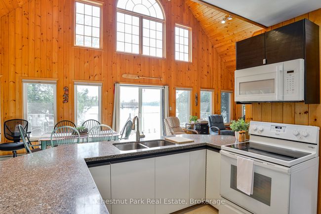 1037 Fire Route 20 G, House other with 4 bedrooms, 3 bathrooms and 5 parking in Gravenhurst ON | Image 6