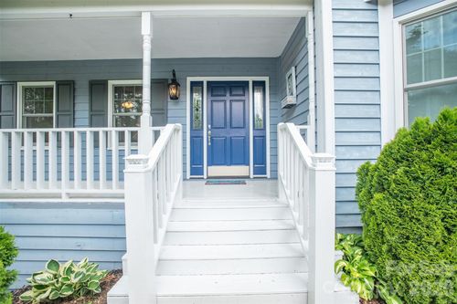 1002 Windsor Dr, Asheville, NC, 28803-2155 | Card Image