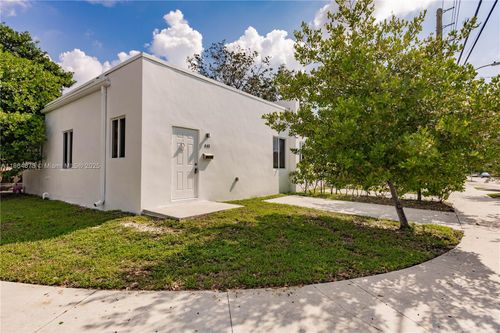 445-445 Nw 77th St, Miami, FL, 33150-2805 | Card Image