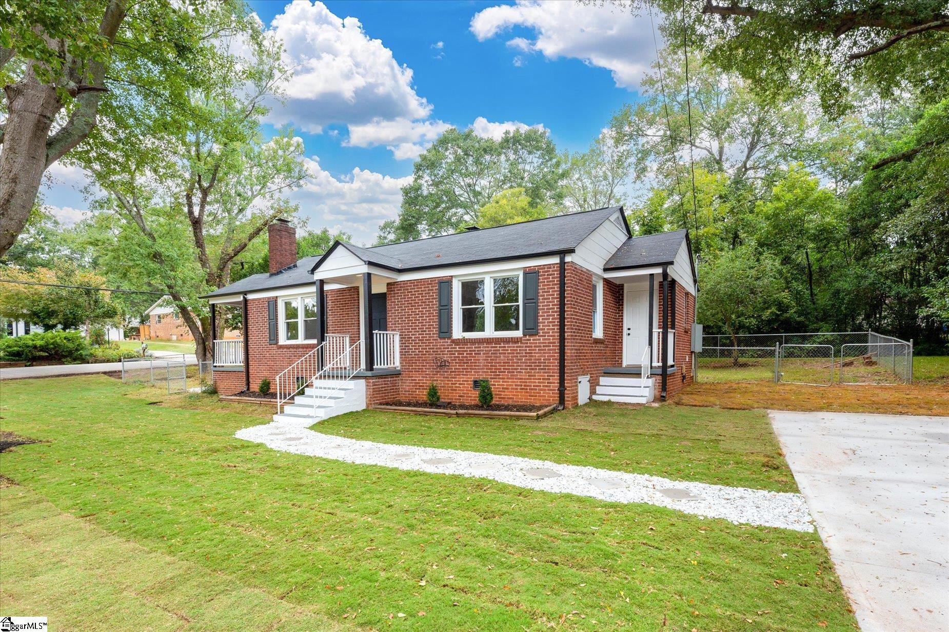 Milton Dr, Greenville, SC 29605