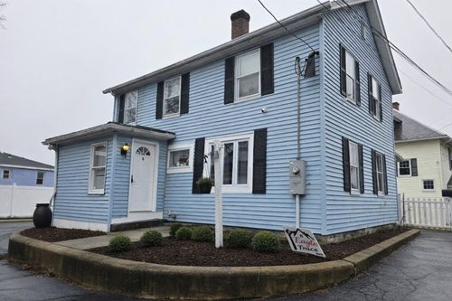 5 Eaton Pl, Leominster, MA, 01453-3811 | Card Image