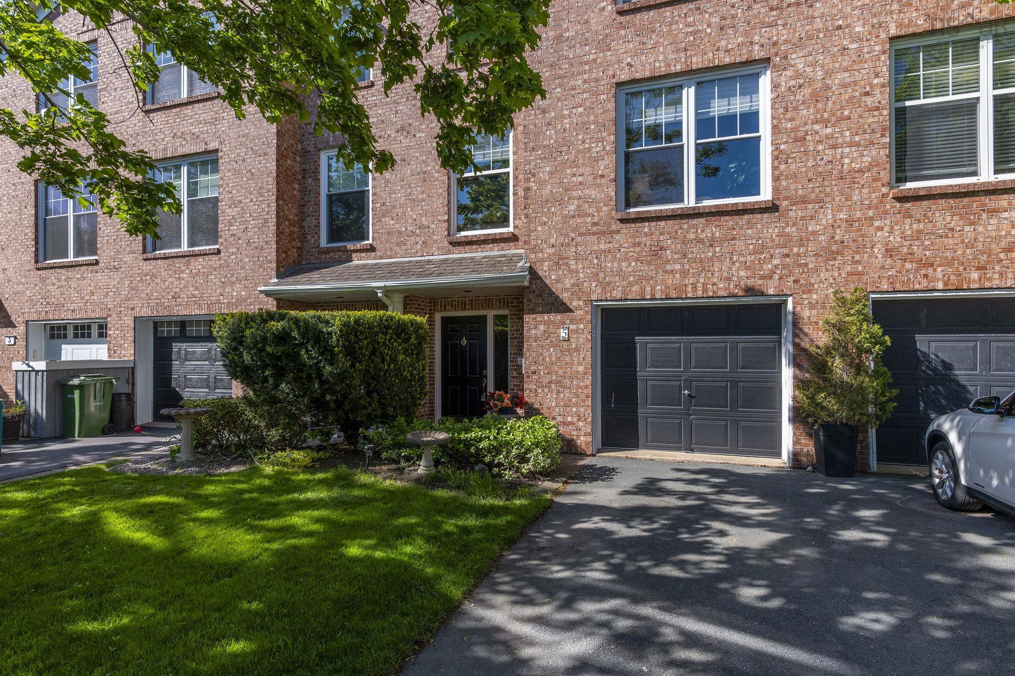5 Arthur Lismer Crt, For Sale in Bedford - eXp Realty