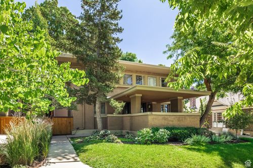 1376 Perry Ave, Salt Lake City, UT, 84103-4471 | Card Image