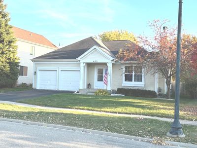 423 W Savoy Drive, House other with 3 bedrooms, 2 bathrooms and 2 parking in Round Lake IL | Image 3