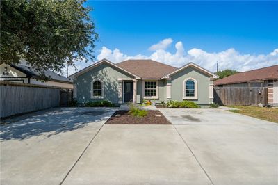 648 N Rife Street, House other with 3 bedrooms, 2 bathrooms and 5 parking in Aransas Pass TX | Image 1