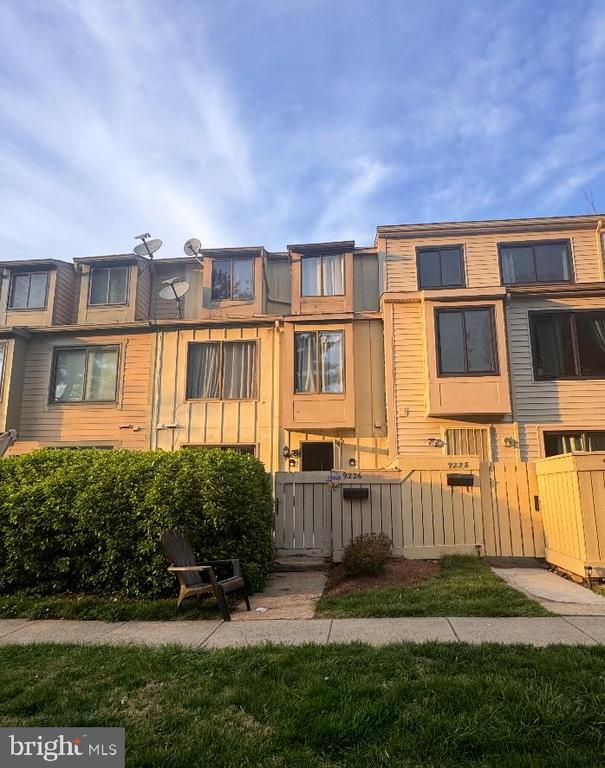 Residential in MONTGOMERY VILLAGE 2