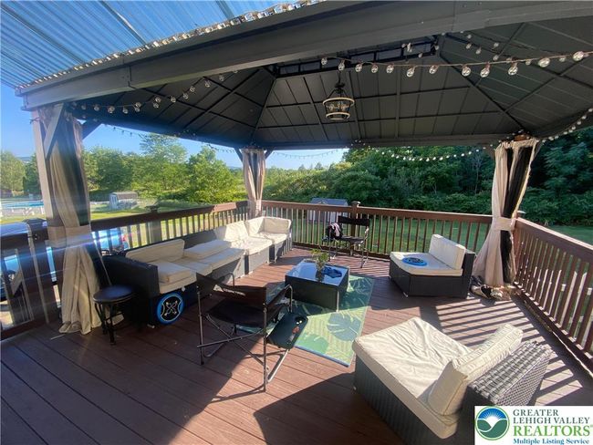 321 Charles St, House other with 3 bedrooms, 3 bathrooms and null parking in Scranton PA | Image 4