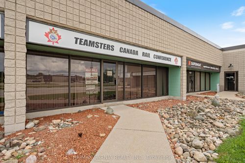 842 Upper Canada Dr, Sarnia, ON, N7W1A4 | Card Image