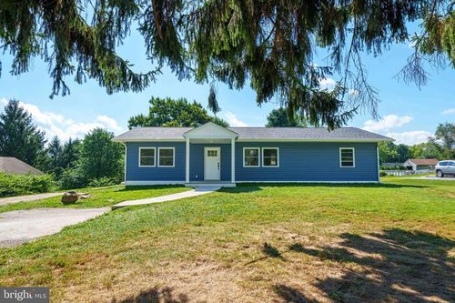 653 State Rd, WEST GROVE, PA, 19390-9730 | Card Image
