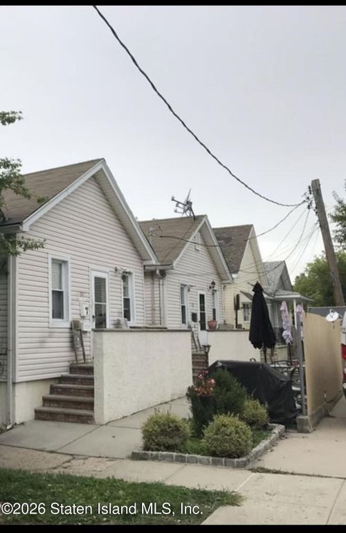 d-107 Clifton Avenue, Staten Island, NY, 10305 | Card Image