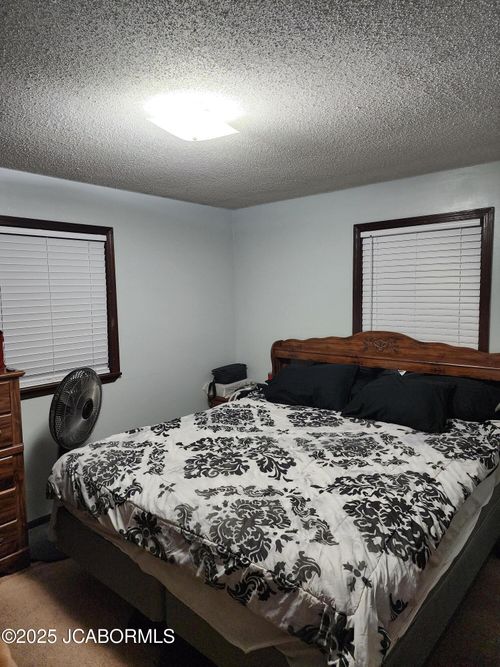 2321 Starling Dr, Jefferson City, MO, 65109-2142 | Card Image