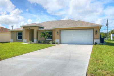 230 Crescent Street Se, House other with 3 bedrooms, 2 bathrooms and null parking in Palm Bay FL | Image 2