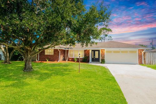 471 Se Lamon Ln, Port St. Lucie, FL, 34983-2215 | Card Image