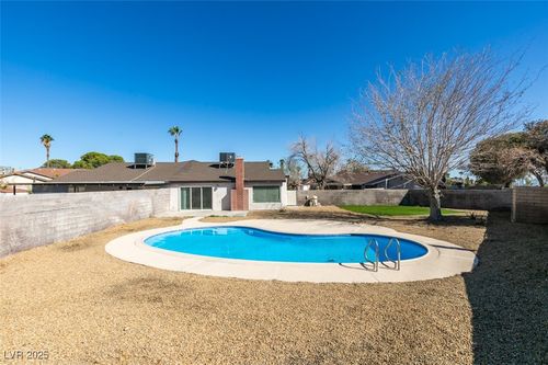 7075 Starwood Dr, Las Vegas, NV, 89147-4413 | Card Image
