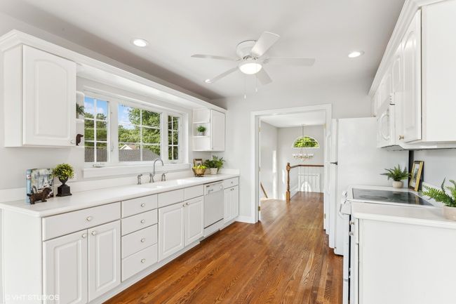 25174 W Lake Shore Dr, House other with 3 bedrooms, 3 bathrooms and 2 parking in Ingleside IL | Image 5