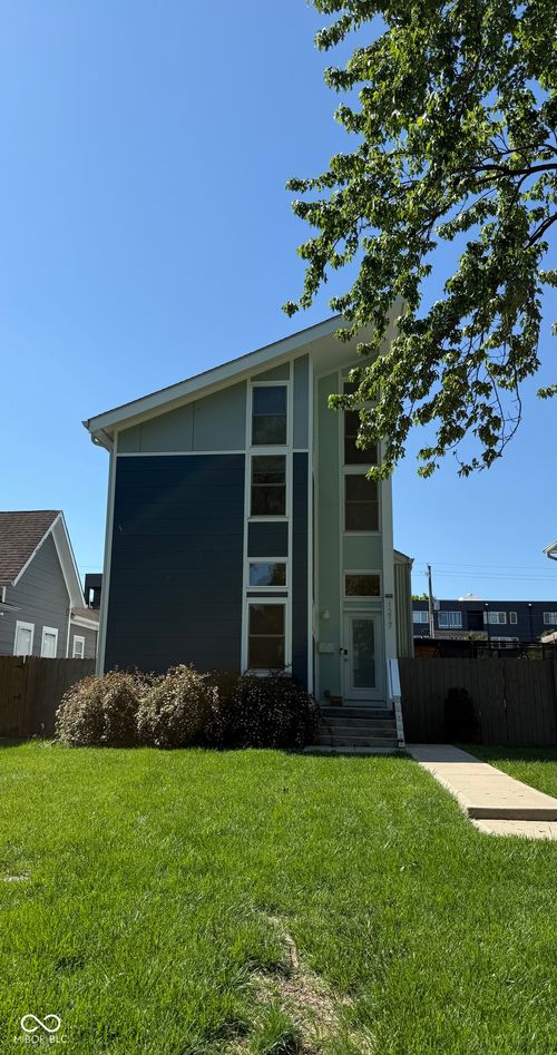 1217 Woodlawn Ave, Indianapolis, IN, 46203-1128 | Card Image