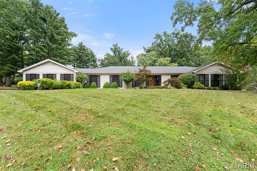 11 Villa Coublay, Frontenac, MO, 63131-2730 | Card Image