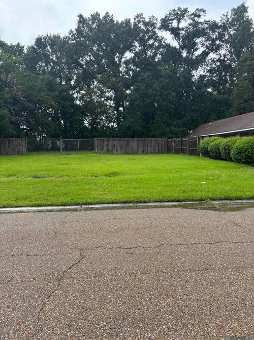 9142 Metairie Dr, Baton Rouge, LA, 70810-2156 | Card Image