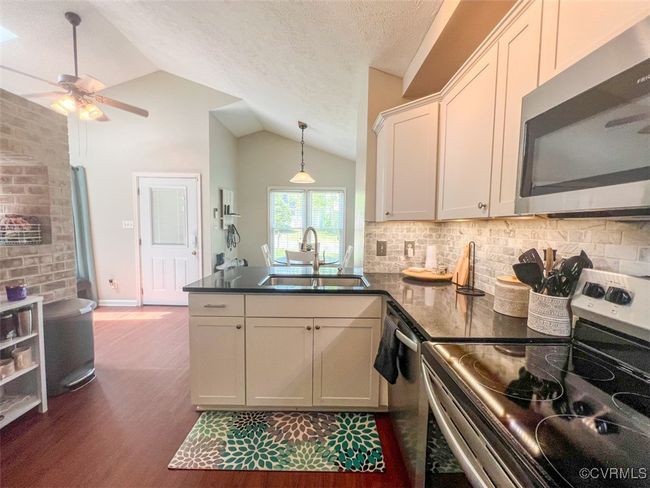 7701 Offshore Dr, House other with 2 bedrooms, 1 bathrooms and null parking in Chesterfield VA | Image 4
