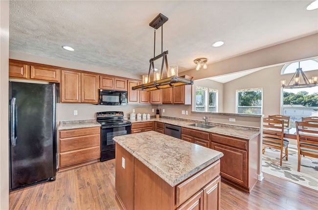 Plenty of counter space for baking, cooking, or displaying those holiday meals! | Image 14