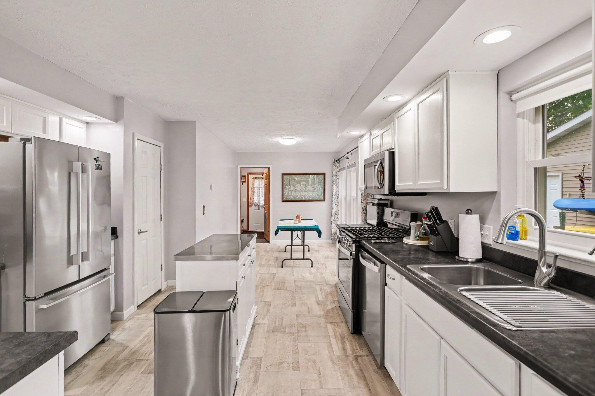 Residential in Athens Village 5