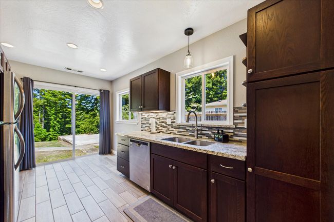 Kitchen | Image 13