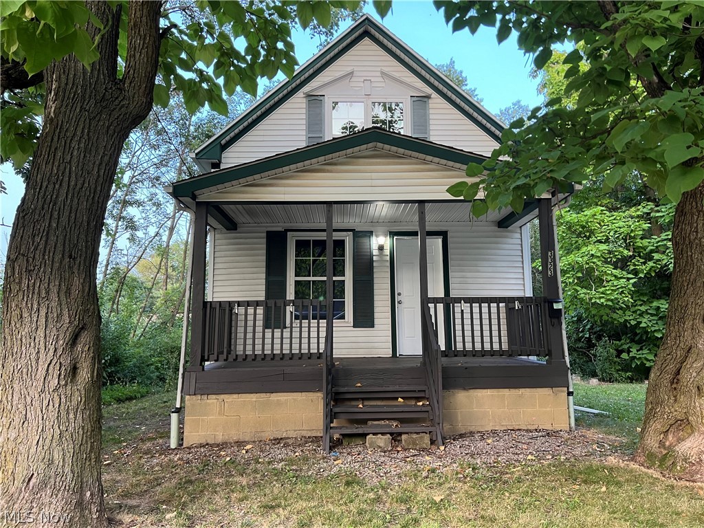 Dallas Ave, Lorain, OH 44055