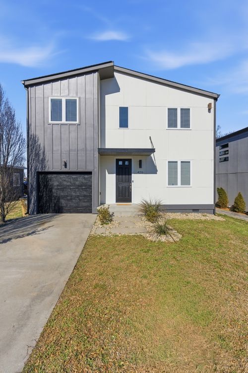 426 Patterson St, Nashville, TN, 37211-2828 | Card Image